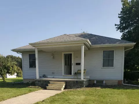 410 W Elm St, Le Roy, IL 61752