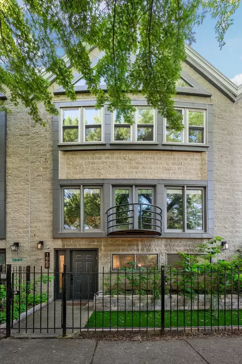 1868 N Oakley Ave, Chicago, IL 60647