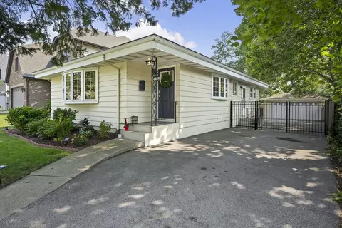4409 Wilson Ave, Downers Grove, IL 60515