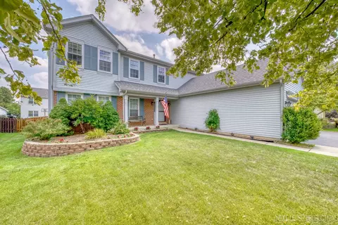2459 Biltmore Cir, Aurora, IL 60503