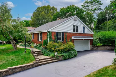 312 Sharon Dr, Barrington, IL 60010 photo 4