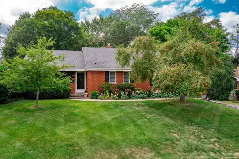312 Sharon Dr, Barrington, IL 60010 photo 2