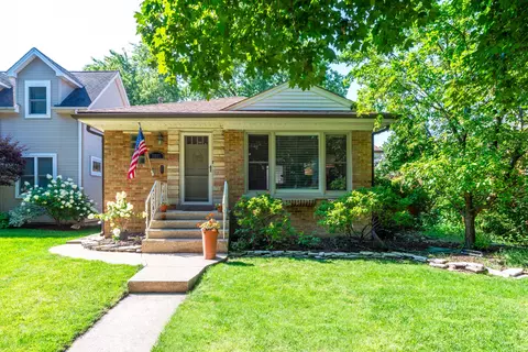 5081 W Balmoral Ave, Chicago, IL 60630