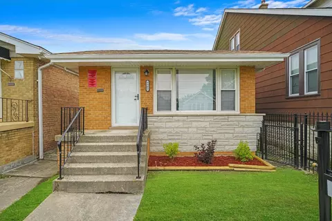 9903 S La Salle St, Chicago, IL 60628