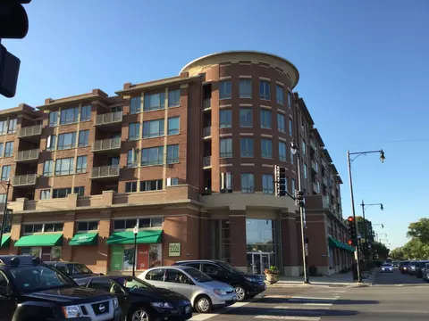 6000 N Cicero Ave #311, Chicago, IL 60646