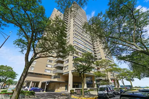 6301 N Sheridan Rd #9A, Chicago, IL 60660