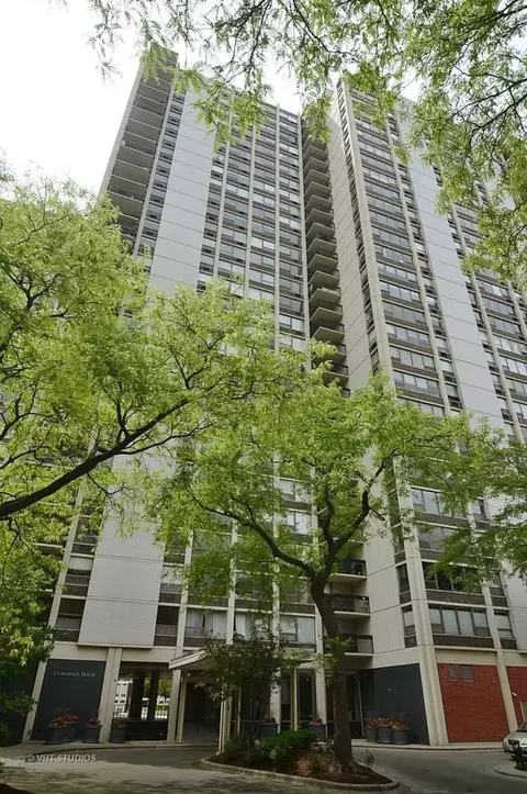 1360 N Sandburg Ter #510C, Chicago, IL 60610