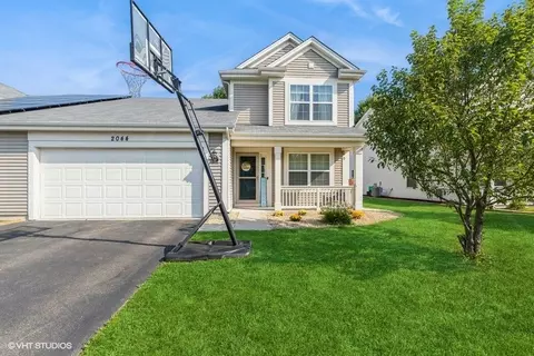 2044 Lookout Dr, Pingree Grove, IL 60140