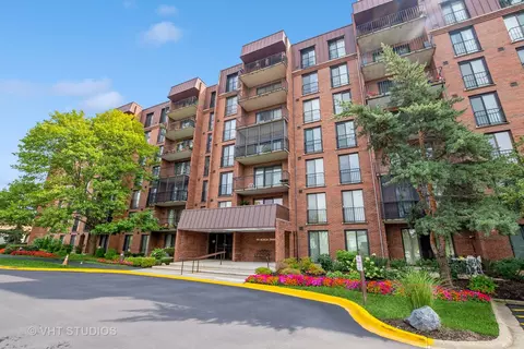 111 Acacia Dr #314, Indian Head Park, IL 60525