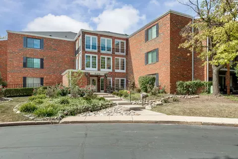 520 Biesterfield Rd #F319, Elk Grove Village, IL 60007