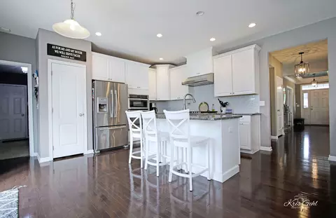 3671 Shaughnessy Dr, Elgin, IL 60124 photo 9