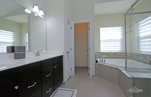 3671 Shaughnessy Dr, Elgin, IL 60124 photo 18