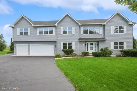 360 Abbey Ct, Antioch, IL 60002