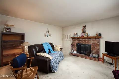48 S Seebert St, Cary, IL 60013 photo 4