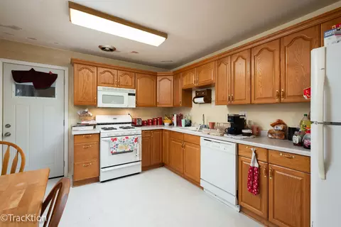48 S Seebert St, Cary, IL 60013 photo 3