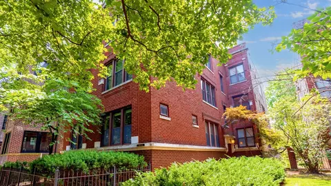 1449 W Rosemont Ave #2, Chicago, IL 60660