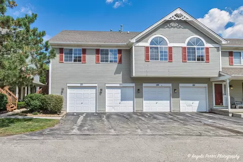 127 Village Creek Dr #127, Lake In The Hills, IL 60156