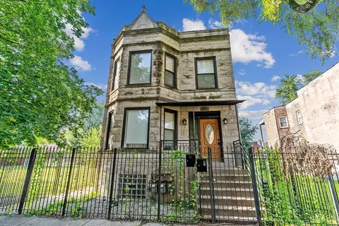 2915 W Flournoy St, Chicago, IL 60612