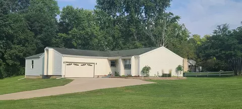 1065 Idle Oaks Run, Dixon, IL 61021