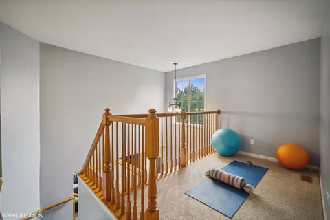 2156 Yale Cir, Hoffman Estates, IL 60192 photo 8