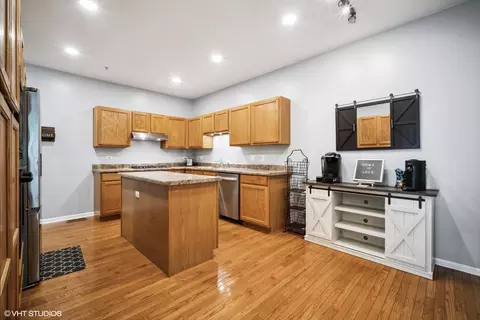 2156 Yale Cir, Hoffman Estates, IL 60192 photo 4