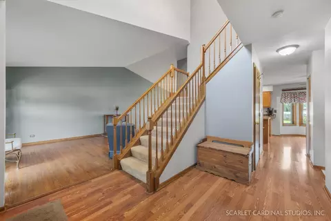 430 Ginger Ln, Elgin, IL 60120 photo 2