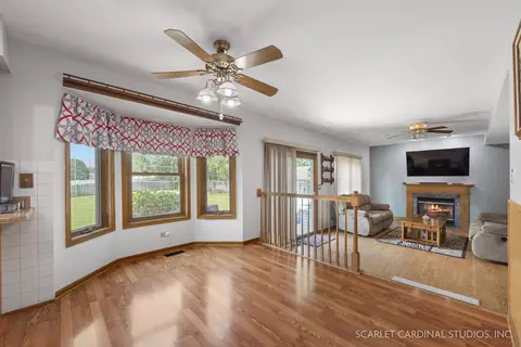 430 Ginger Ln, Elgin, IL 60120 photo 10