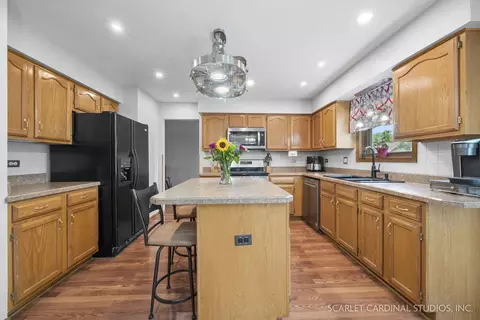 430 Ginger Ln, Elgin, IL 60120 photo 8