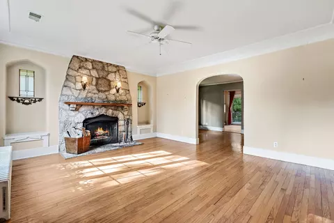1124 Webster Ave, Wheaton, IL 60187 photo 2