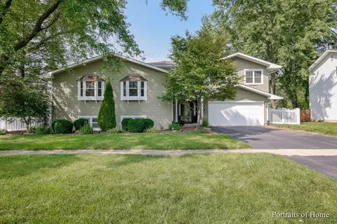 3030 63 Rd St, Woodridge, IL 60517