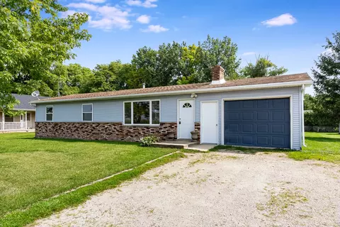 306 N Johnson St, Newark, IL 60541