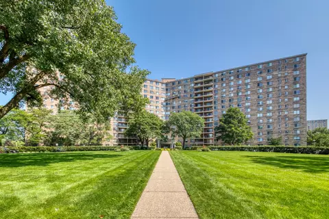 7141 N Kedzie Ave #504, Chicago, IL 60645