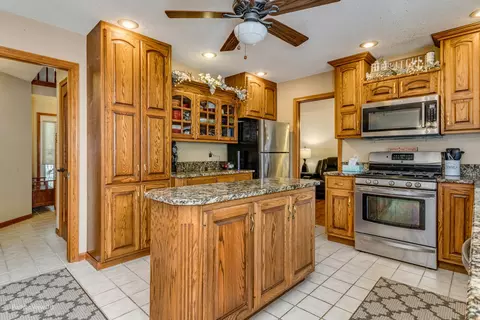 421 Johnson Ave, Morris, IL 60450 photo 13