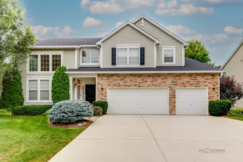1678 Natures Way, Lindenhurst, IL 60046