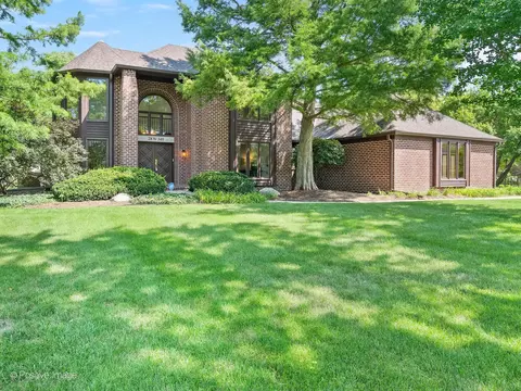 28 W340 Flanders Ln, Winfield, IL 60190
