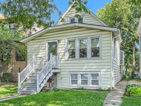 2626 W Winona St, Chicago, IL 60625