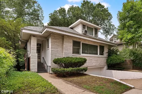 707 W Hutchinson St, Chicago, IL 60613