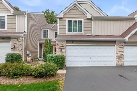 90 Cambridge Ave, Streamwood, IL 60107