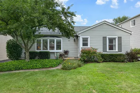 206 N Pierce Ave, Wheaton, IL 60187
