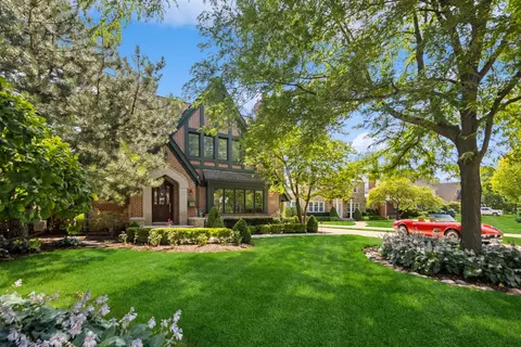 204 E May St, Elmhurst, IL 60126