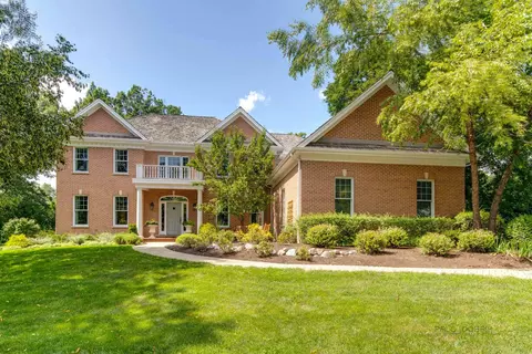 170 Philip Ct, Lake Bluff, IL 60044