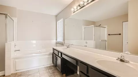 5330 Mardjetko Dr, Hoffman Estates, IL 60192 photo 12