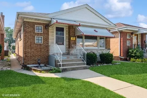 7536 N Oconto Ave, Chicago, IL 60631