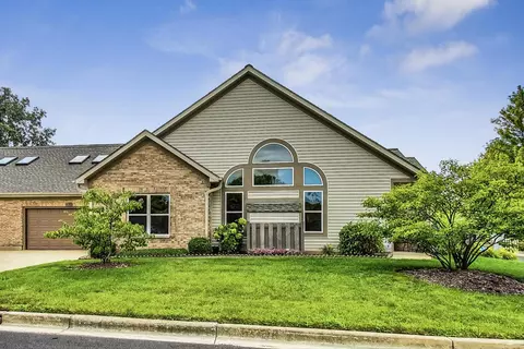 170 Canterbury Ct #170, Bloomingdale, IL 60108