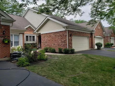 2104 N Coldspring Rd, Arlington Heights, IL 60004
