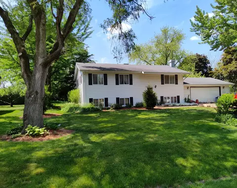 1 S162 Buttercup Ln, Villa Park, IL 60181