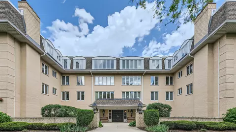 75 S 6th Ave #308, La Grange, IL 60525