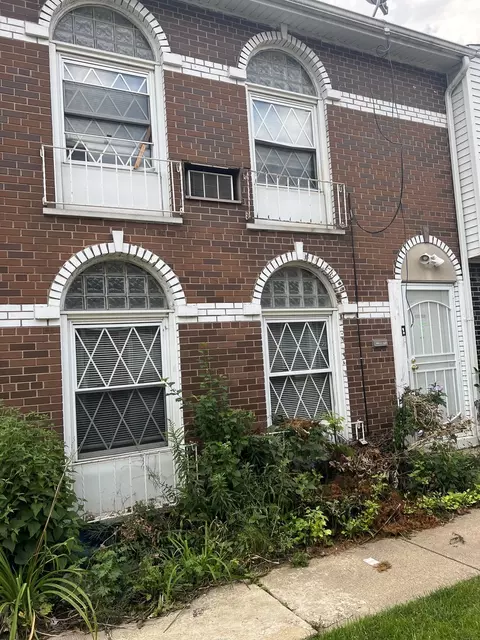 7248 S Coles Ave #D, Chicago, IL 60649
