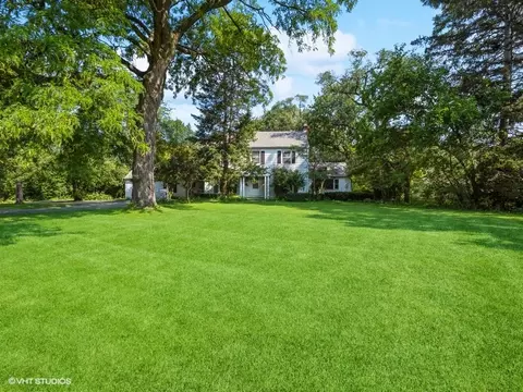 2942 Glenview Rd, Glenview, IL 60025