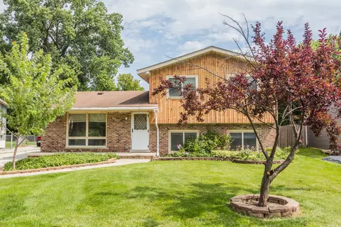 33267 N Indian Ln, Grayslake, IL 60030